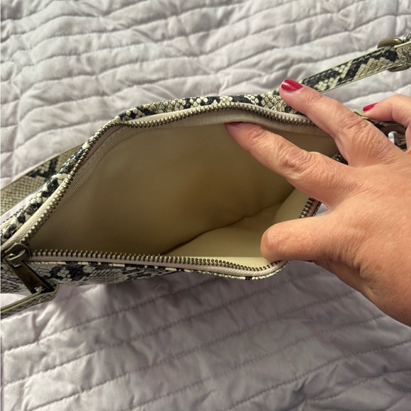 The Drop Preston Belt Bag Amazon Sand snake - Picture 9 of 11